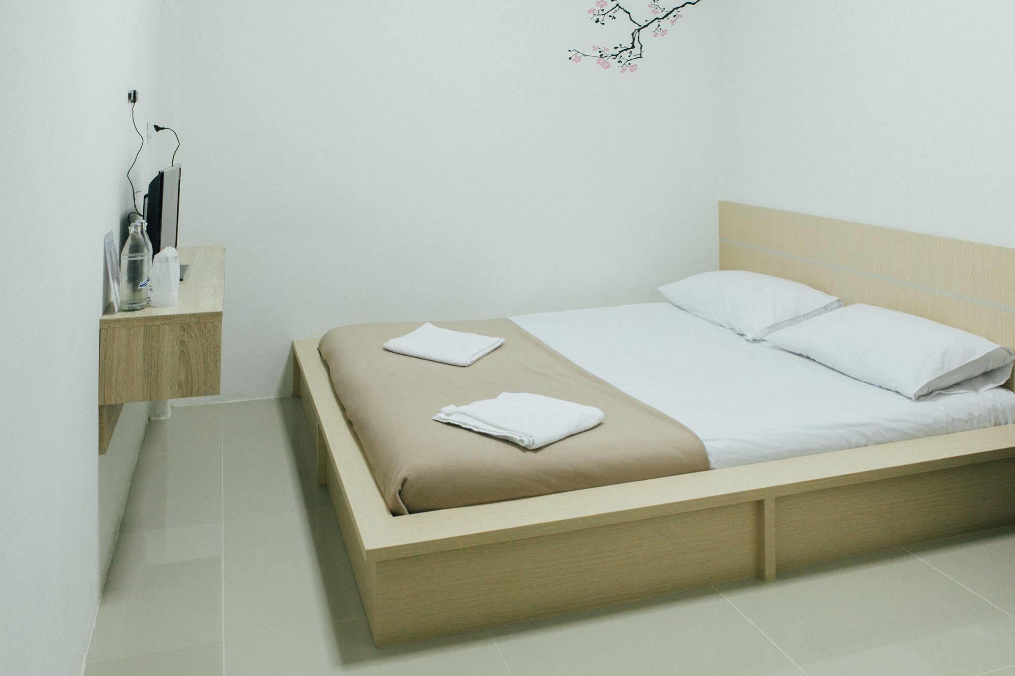 Cheaper Room Сураттхани Экстерьер фото