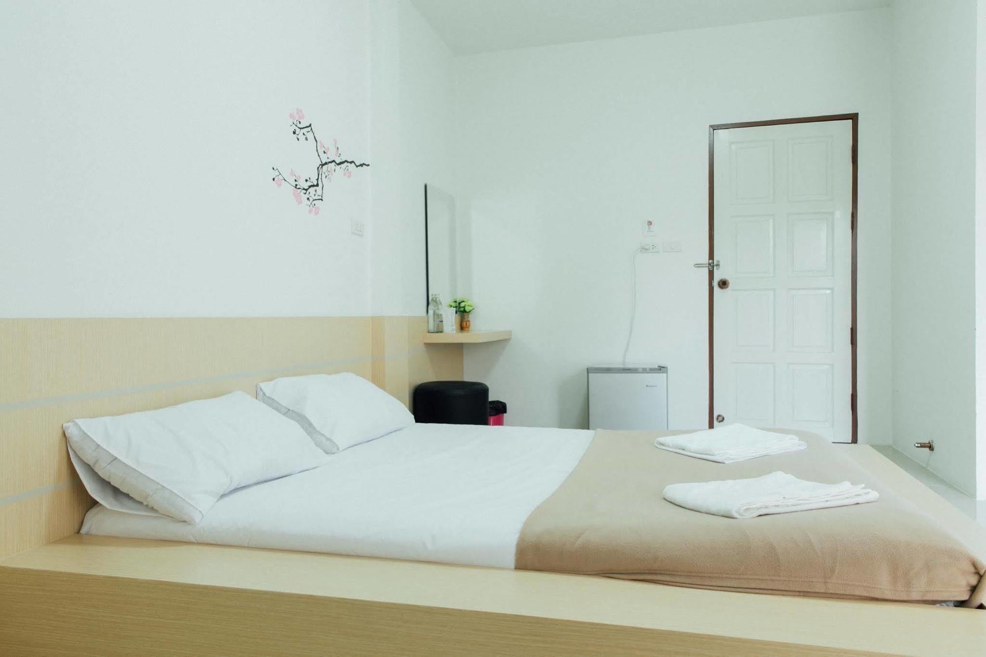 Cheaper Room Сураттхани Экстерьер фото